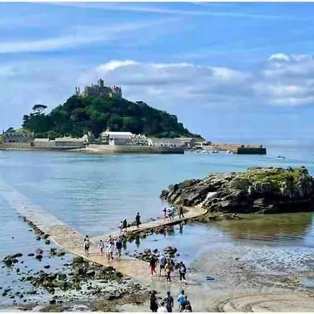 Great Location Very Spacious. Sea And Castle View Marazion Exterior photo